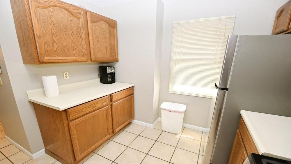 2 Br 2 b Condo at Unv of Notre Dame Short and Long Term Stays Welcome ND Football A5