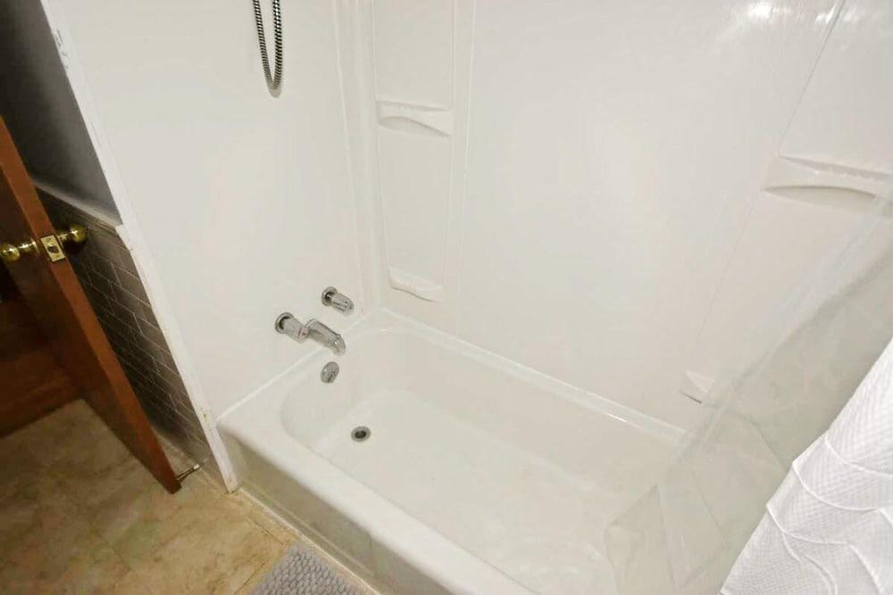 2 Blocks to ND 4 Bedroom 2 Bath Home 1217