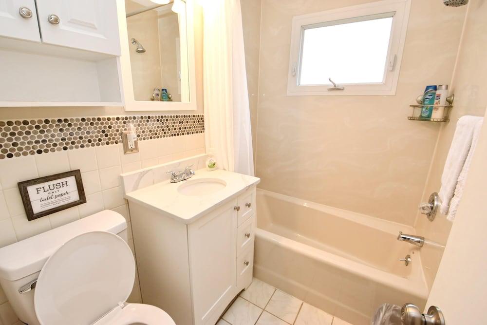 Remodeled Home 1 Mile From Notre Dame 1150