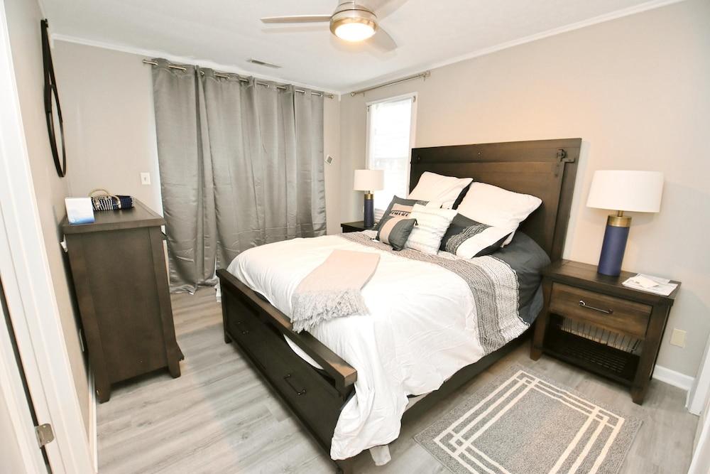 3 Blocks From Nd 3 Bedroom 2 Bath Home 1815