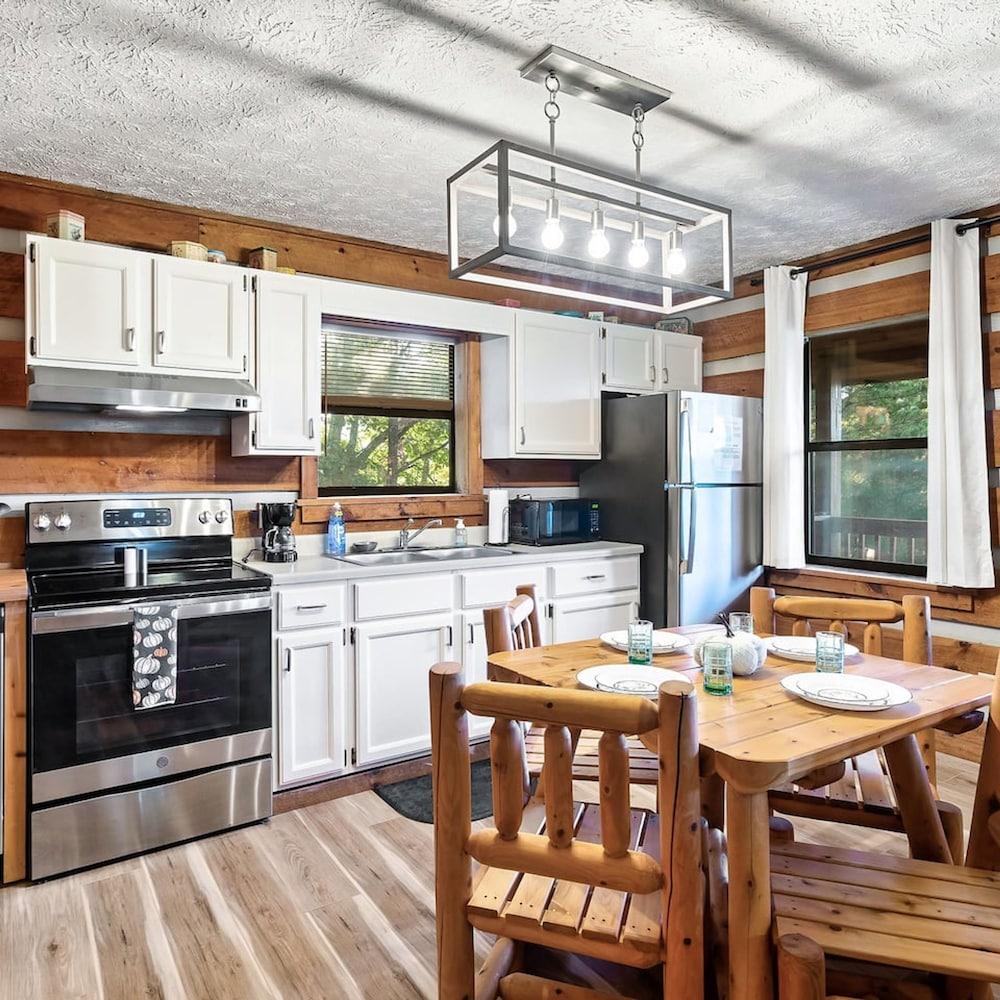 Stunning Views I Between Pigeon Forge Gatlinburg