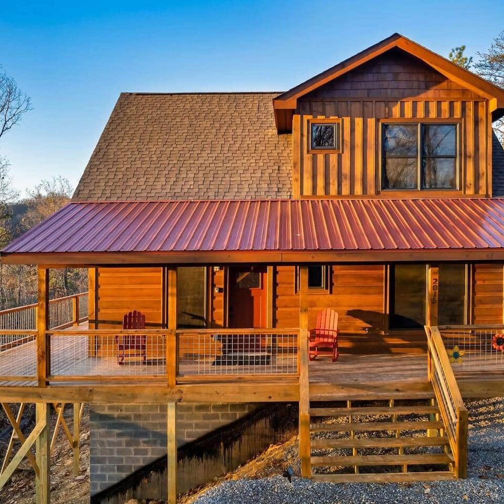 Sunrise Ridge 3br 3b Home w Fireplace Gameroom