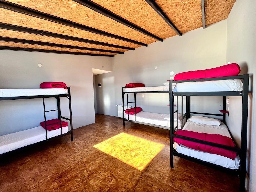 Moving Hostel Travel Bar