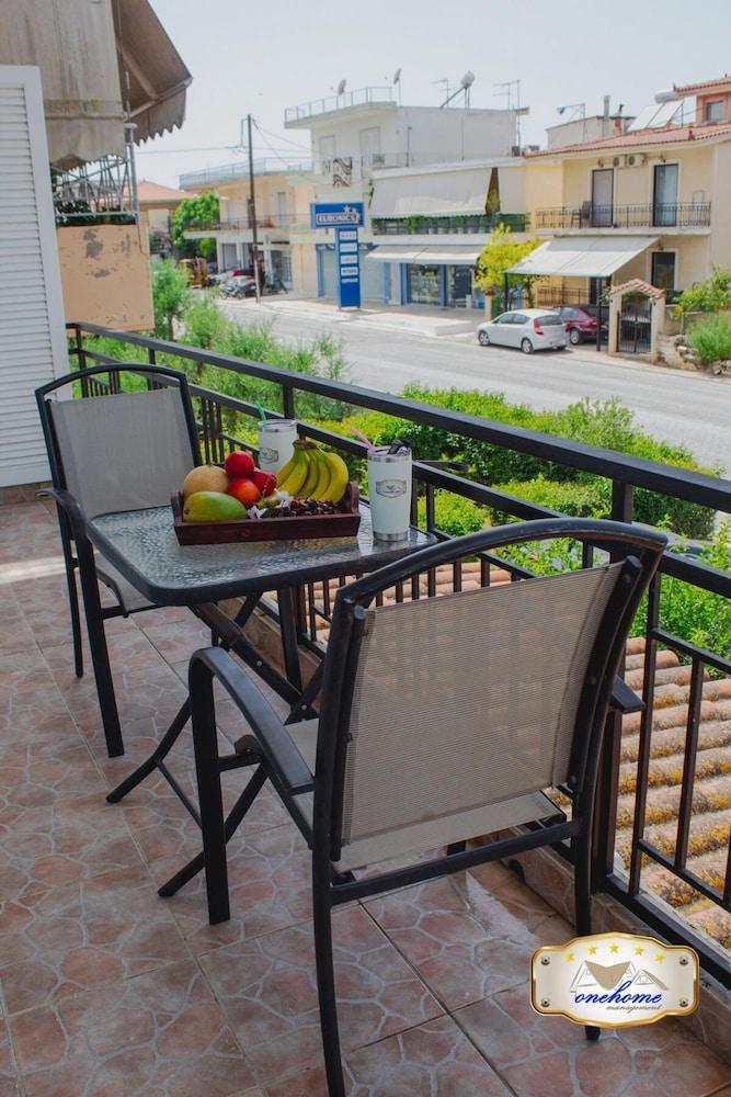 Joy s Harbor in Messini