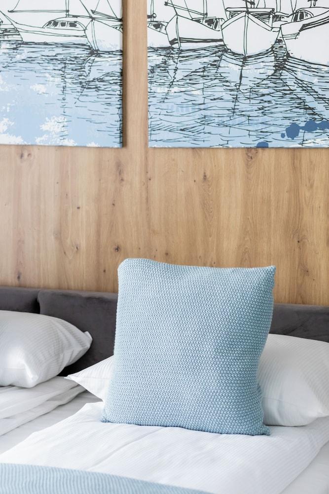 Apartment With Parking & A/C by Renters