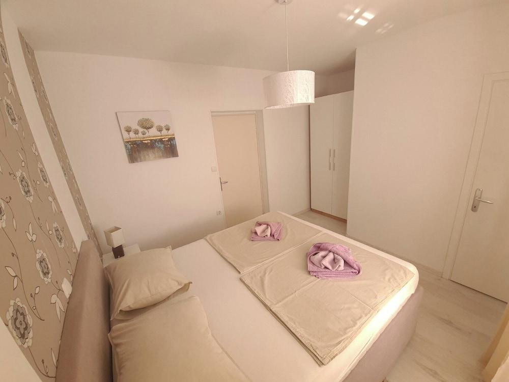 Impeccable 2-bed Apartment in Rab