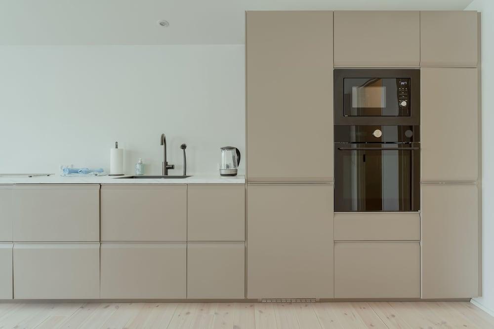 Seaside Nest | Charming Waterfront Retreat