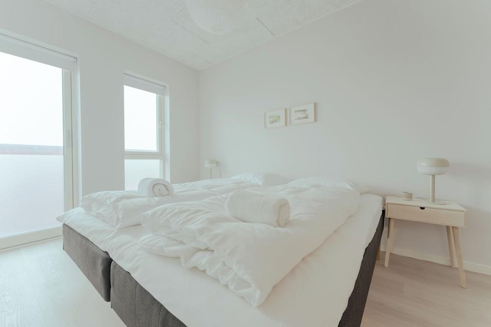 Charming Artistic Retreat | Panoramic View