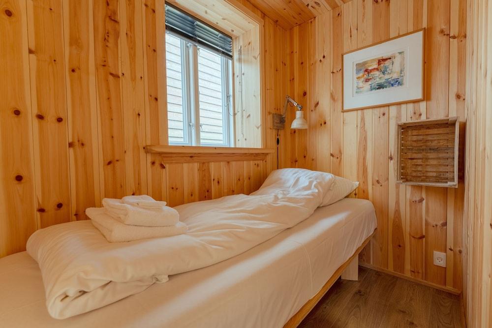 Lítlastova | A Charming Boathouse Getaway