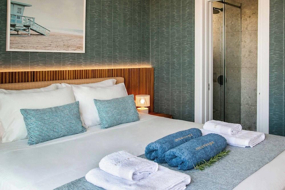 Chris Le Mare Gold Luxury Villa