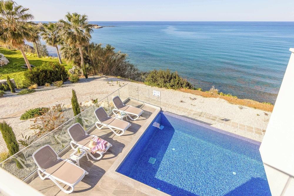 Pomos Seashore Villa