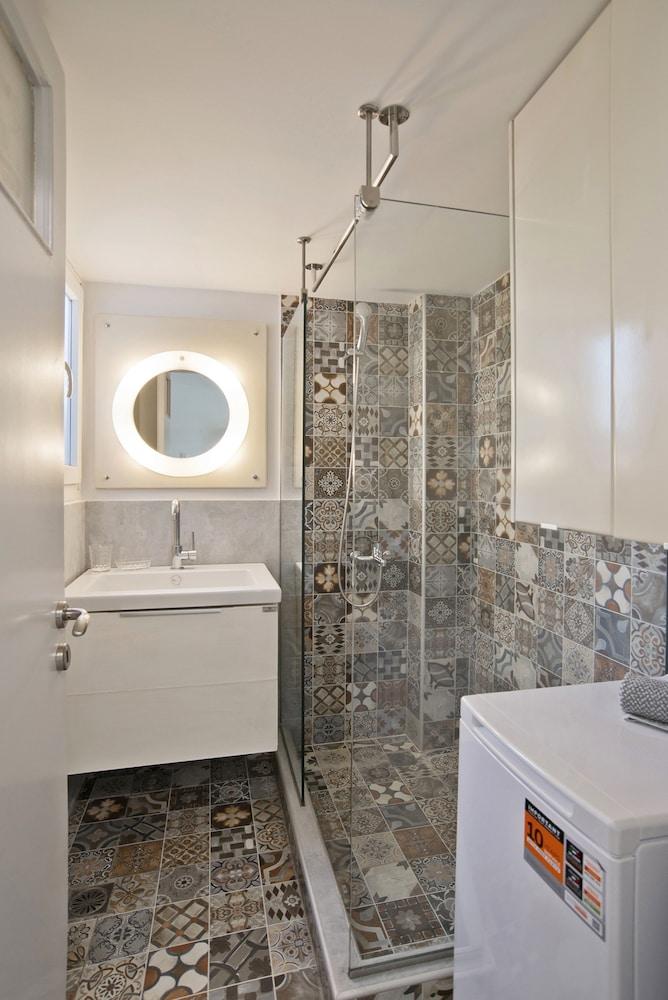 Milena in Moschato With 1 Bedrooms and 1 Bathrooms