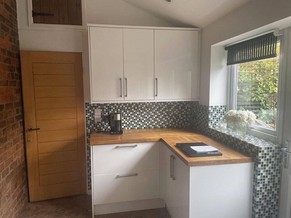 Charming Green Retreat in Idyllic Eccleston