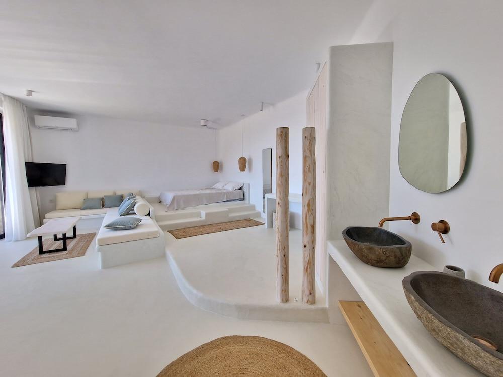 MvibesMykonos homes and studios