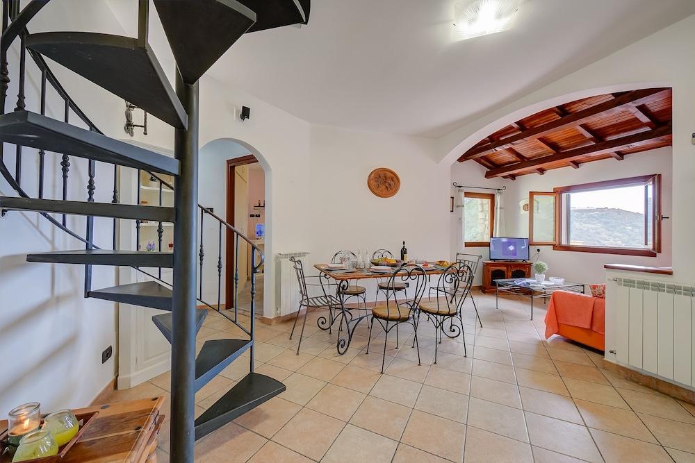 Villa Monte Enrico - Pool And Whirlpool