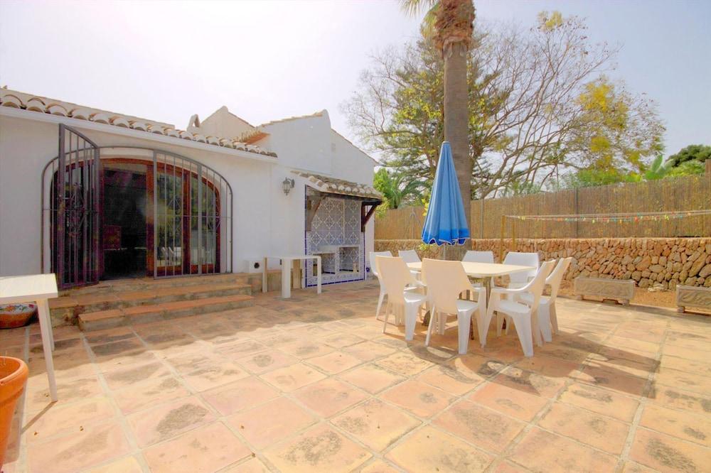 Rosal in El Tosalet With 5 Bedrooms and 3 Bathrooms