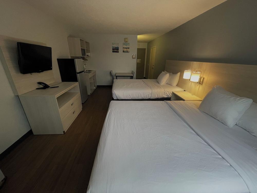 Suburban Studios East Syracuse Carrier Circle