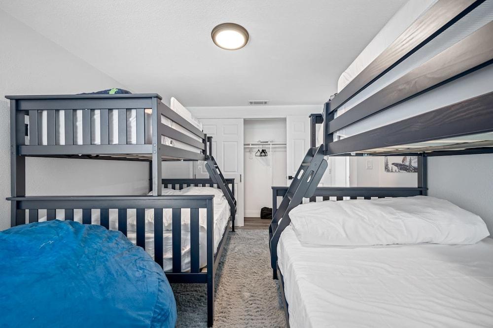 Paradise Haven- Amazing 4BR Oasis With Pool