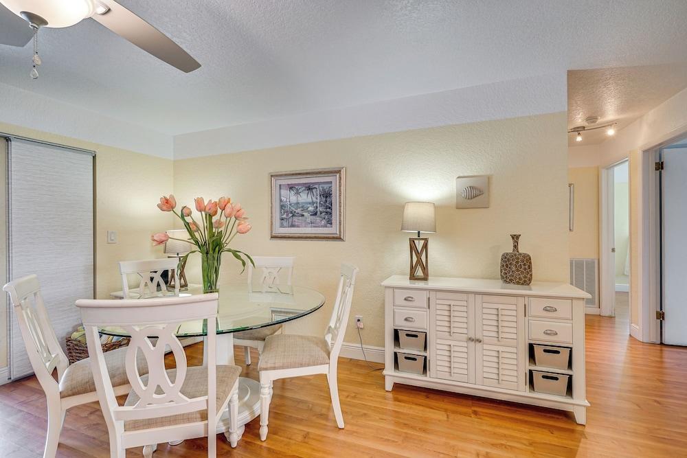 4 Mi to Beach w/ Boat Dock: Cape Coral Retreat