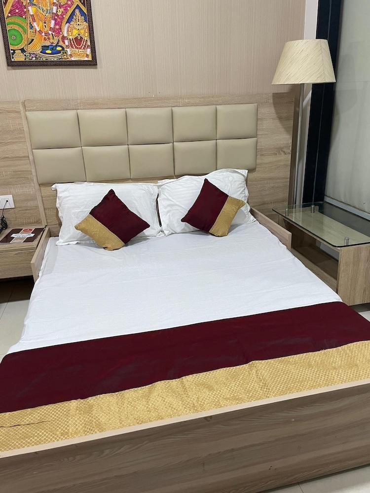 Seth Murlidhar Mansinghka Seva Sadan