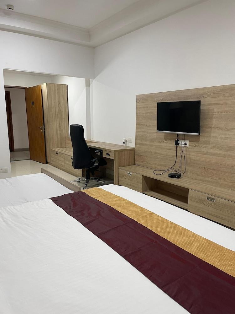 Seth Murlidhar Mansinghka Seva Sadan