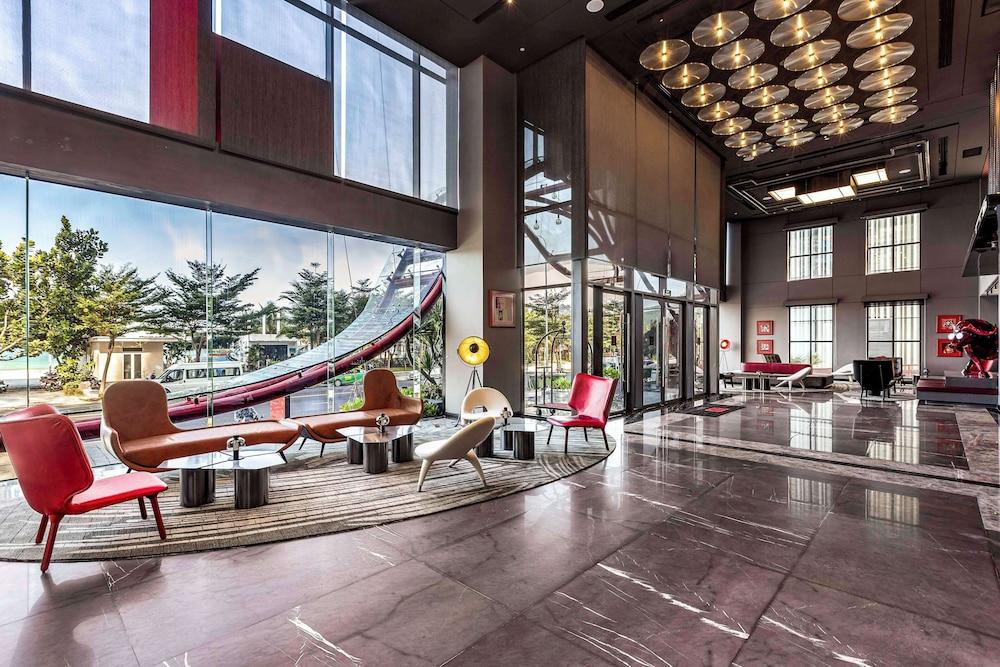 Radisson RED Danang