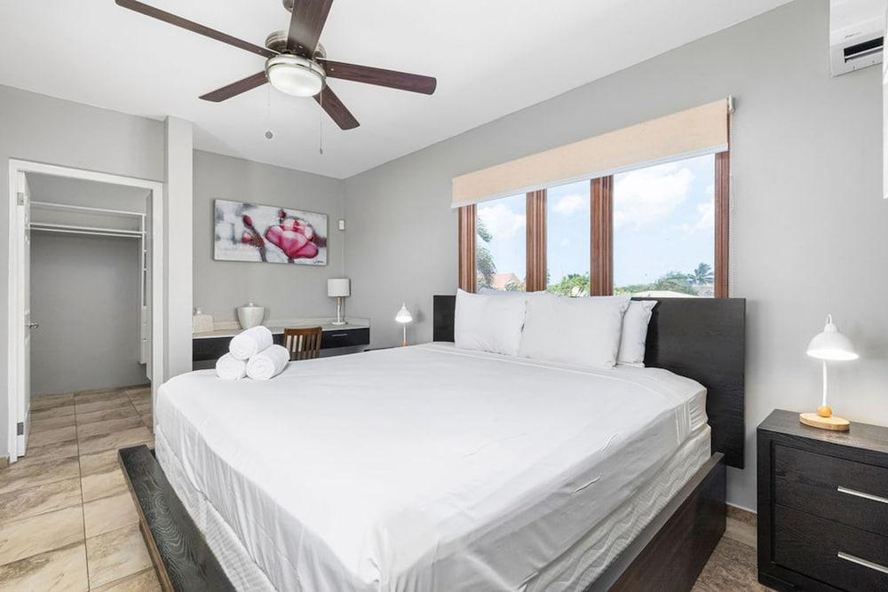 Amazing 4br4ba Villa w Pool Birdsanctuary Views