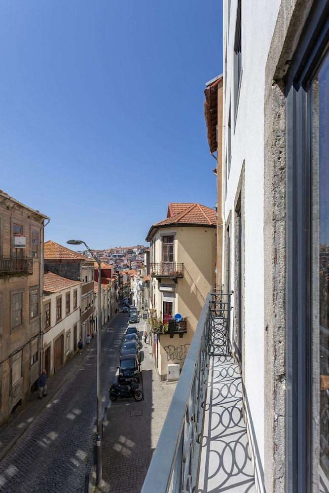 Liiiving In Gaia - The Wine Side