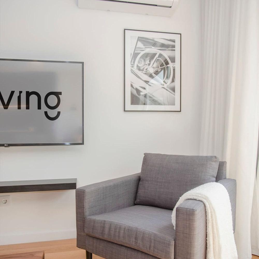 NAX Apartment D by Liiiving