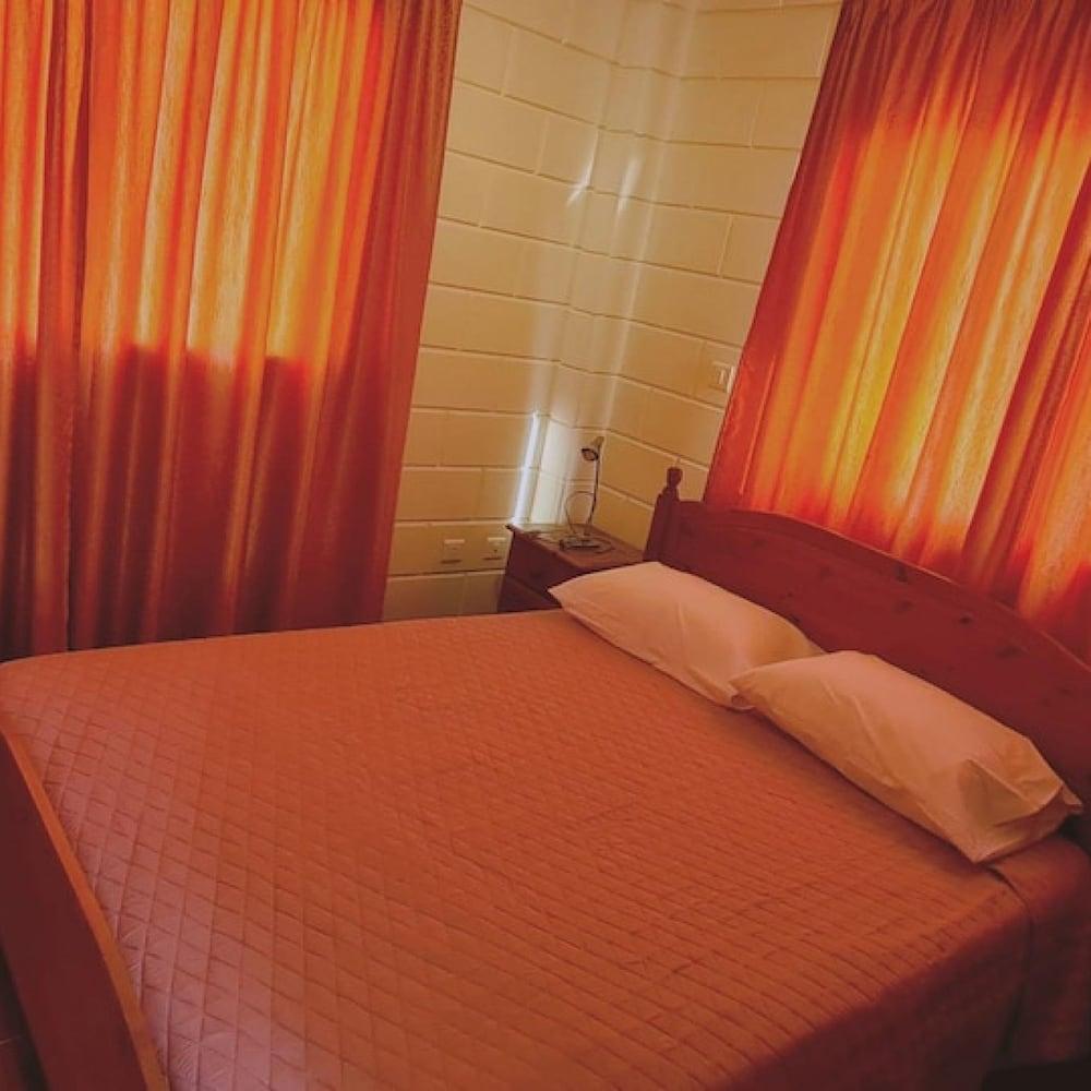 25 AN - Pernera House