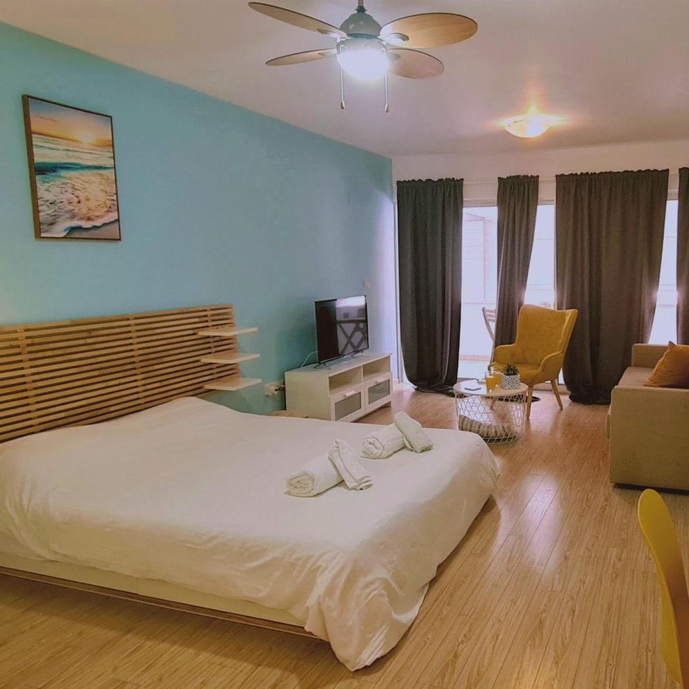 06 LIM - Eden Beach Studio