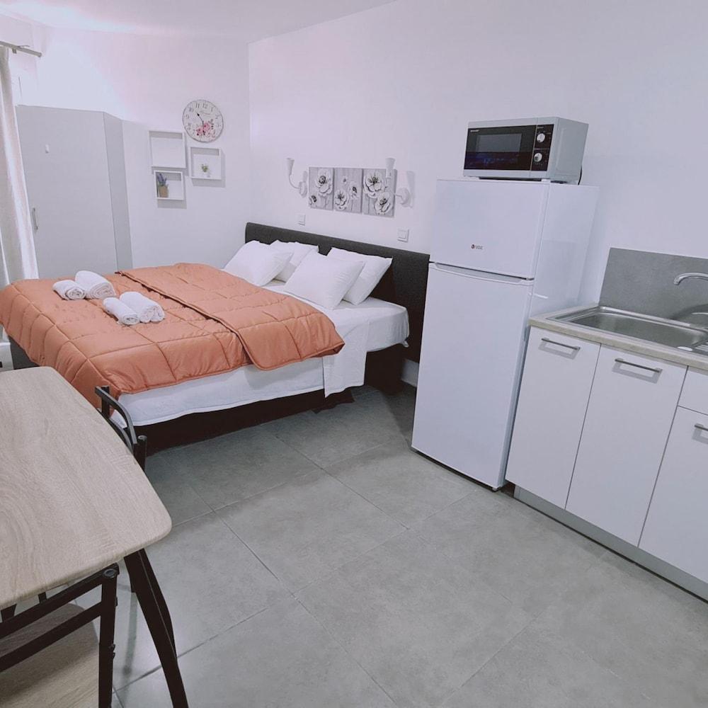 100 AN - Napa Living 40