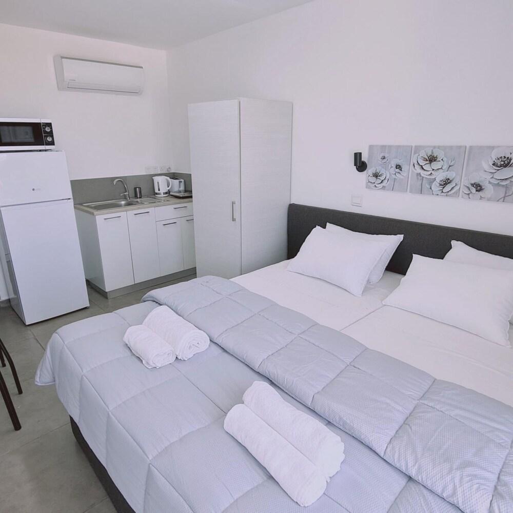 100 AN - Napa Living 39