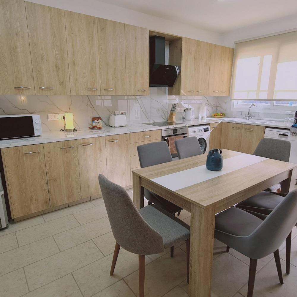 83 Lim1 - Stay Mermaid s Cove