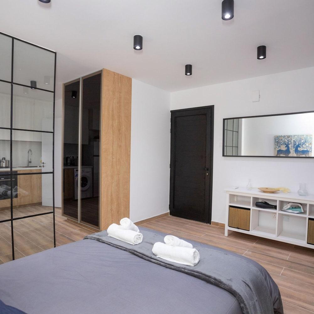 89 LIM - Stay Zen Studio