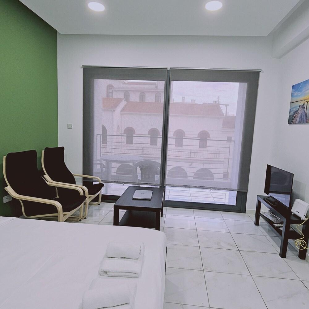 109 LIM 1 - Stay Olive Studio