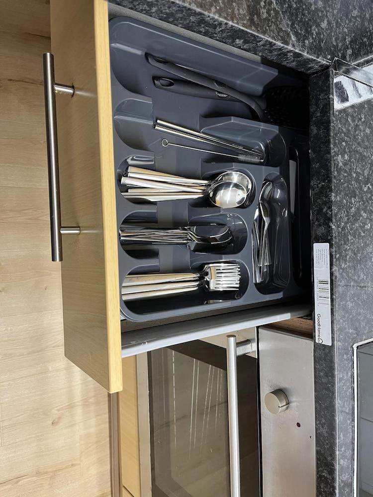 Hive Stays, Sleeps 3, Free Parking, Wifi, Smart Tv