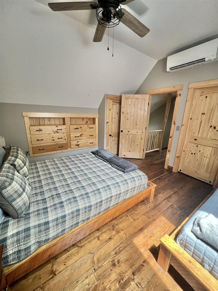 Eva's Place Limit 7 4 Bedroom Home