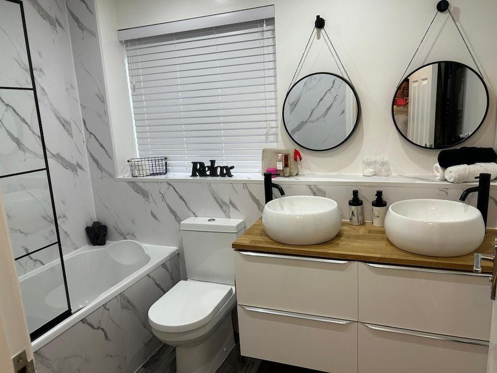 Cosy Modern Double Room Fully Equipped