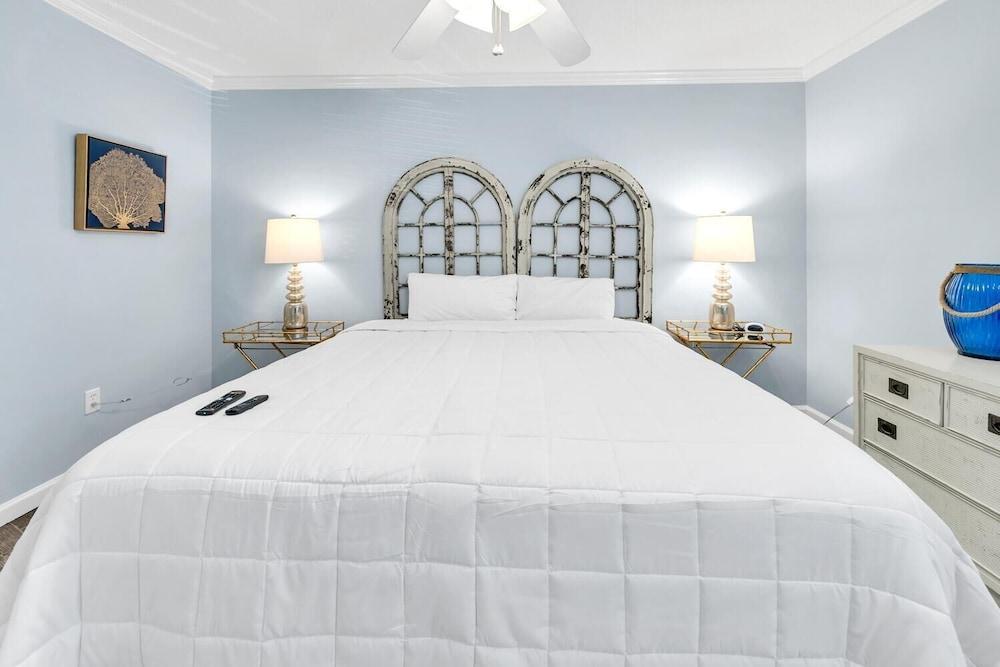 Edgewater Tower 1-105