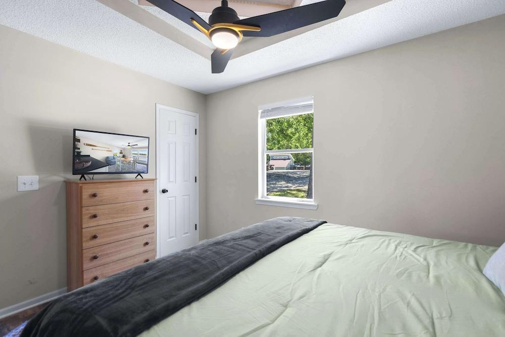 Tequila Sunrise Private Dock!