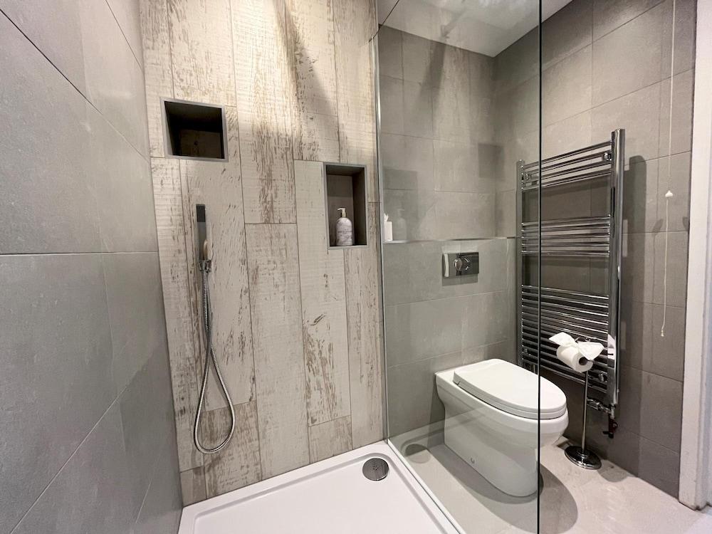 Spacious Apartment Parking Close to Seafront