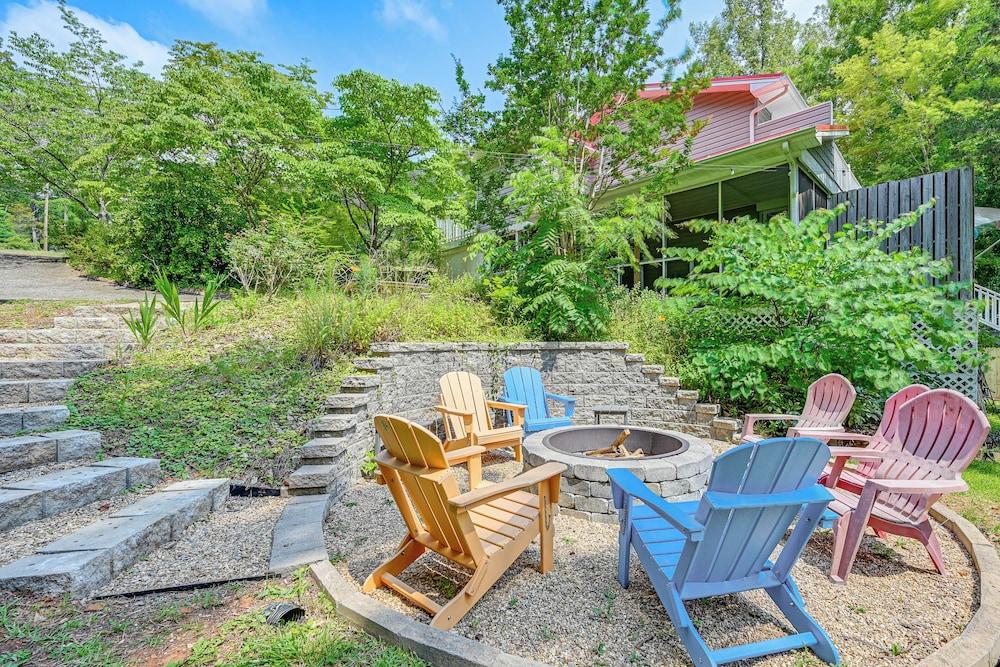 Smith Mountain Lake Cottage w/ Dock + Fire Pit!