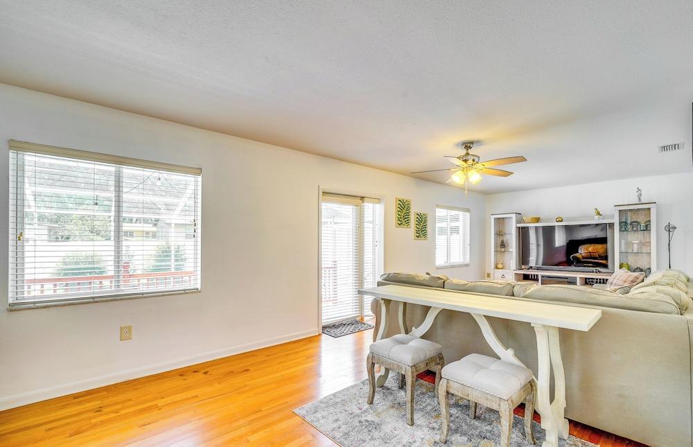 Ocala Retreat w/ Pool, Grill & Yard - Pets Welcome