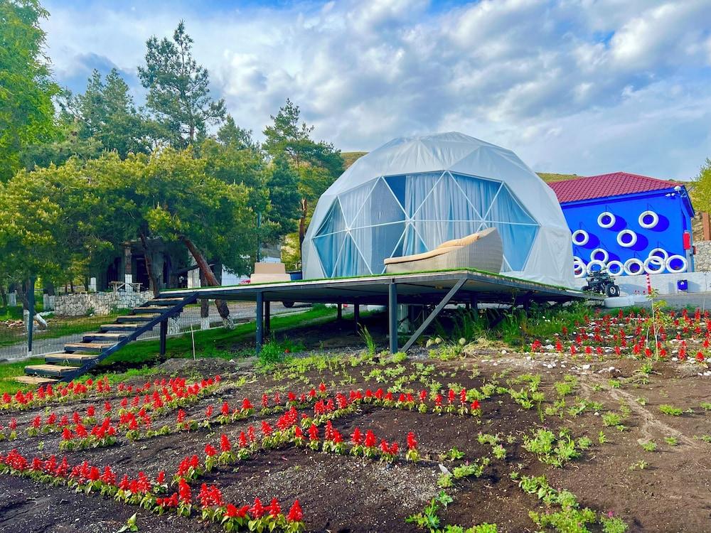 Comuna Sevan beach Glampings