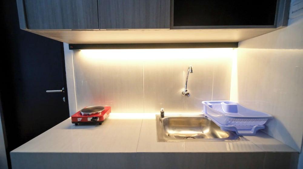 Comfortable And Clean Apartment Studio At Suncity Residence