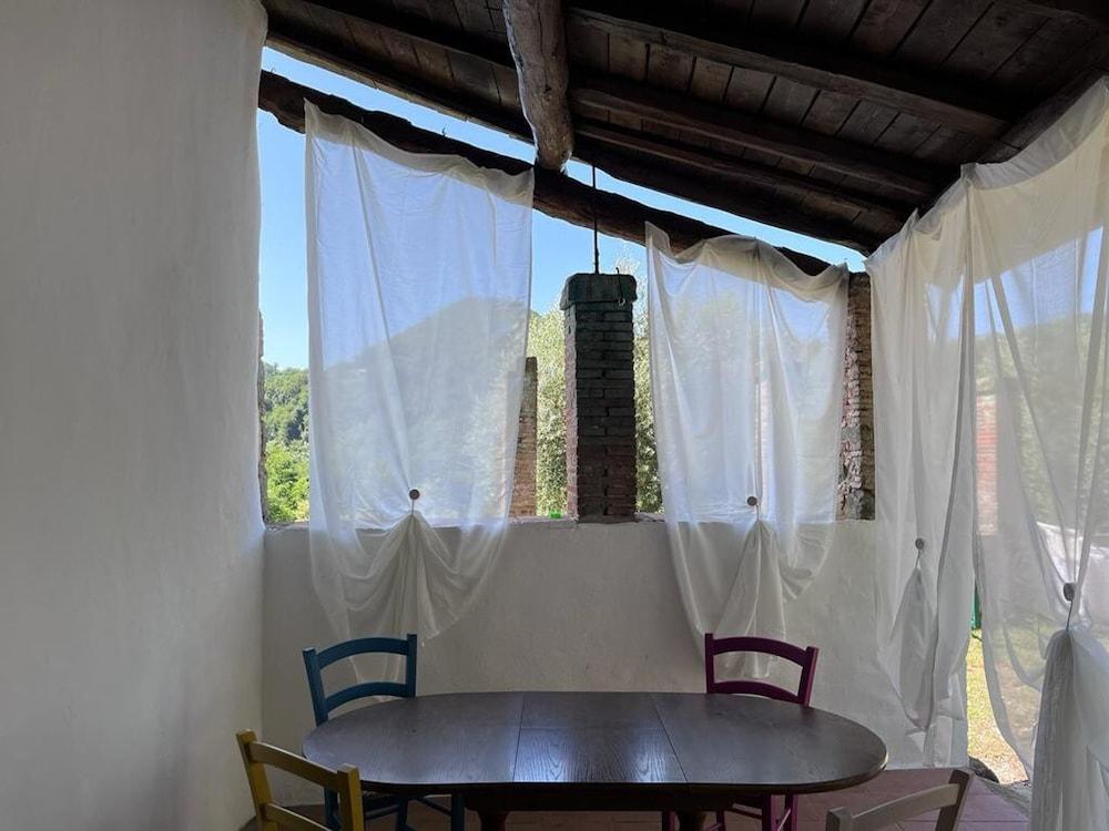 Casale Rustico con Piscina Privata e Ampio Parco