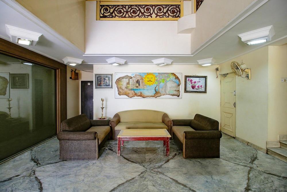 Fabhotel Kamla Regency