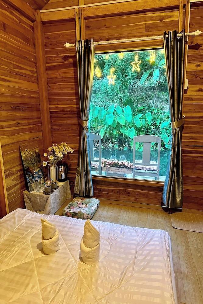 Inthawa Resort (Feuang, Laos)