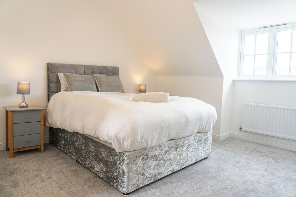 3 Bedroom 3.5 Bathroom House Chichester